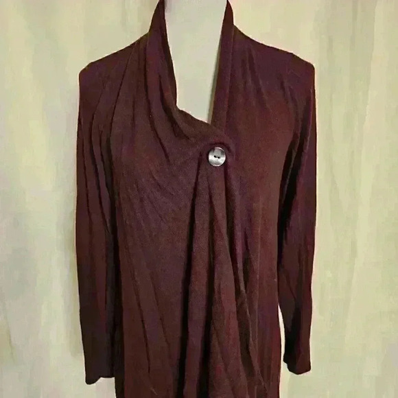 Burgandy Shrug with front button detail - S by AGB - Picture 1 of 5